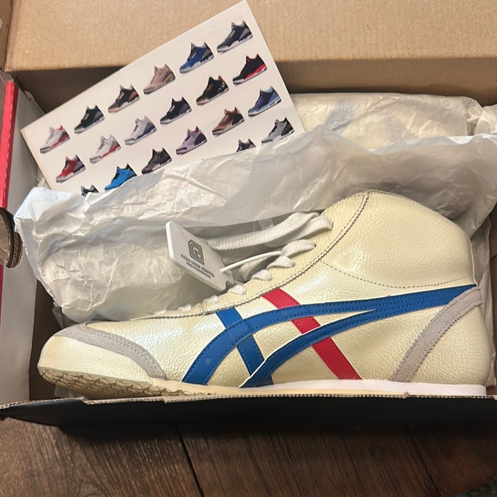 Onitsuka Tiger Cream and Blue Sneakers High-Top Design